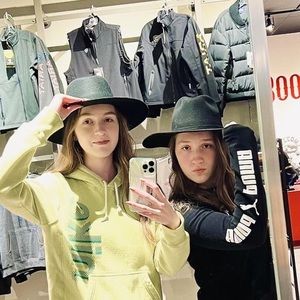 Meet your Posher, Julia